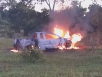 As chamas foram controladas pela equipe do Corpo de Bombeiros - Crédito: Osvaldo Duarte/Dourados News