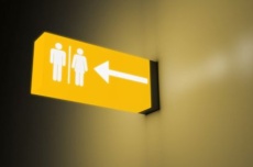  Lei que restringe uso de banheiro por mulheres trans é sancionada e gera reação em Campo Grande 