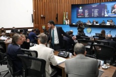  Alems vota projeto que obriga elevadores para transporte de macas em prédios de uso coletivo 