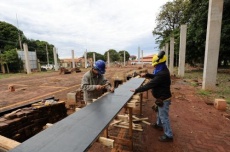  Marçal assina retomada da cobertura da Feira Central com investimento de R$ 3,4 milhões 
