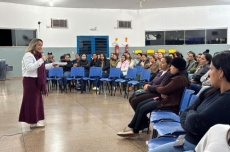  Com olhar de mãe atípica, Lia Nogueira participa de formação sobre Educação Especial 