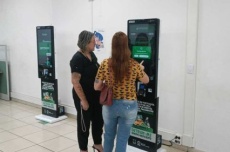  Detran lança totens acessíveis com atendimento em Libras para agilizar serviços 