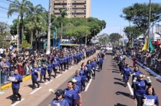  Desfile de 7 de Setembro reúne 31 mil pessoas e bate recorde em Dourados 