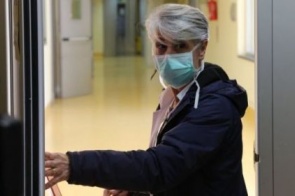 Coronavírus: Médicos podem ter de fazer 'escolha de Sofia' por quem vai viver na Itália
