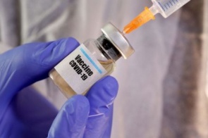 Empresa anuncia resultados 'positivos preliminares' em teste de vacina