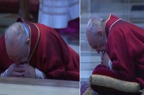 Papa Francisco se prostra no chão em oração e clama a Deus com lágrimas e coração quebrantado