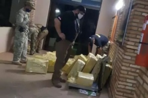 Polícia apreende mais de 600 quilos de maconha em galpão na fronteira