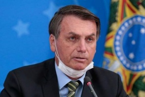 Bolsonaro anuncia que testou positivo para coronavírus