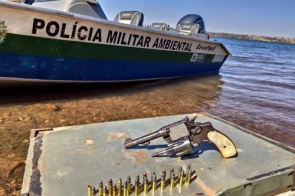 PMA desmonta acampamento ilegal de pesca e prende homem com arma e munições ilegais