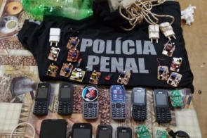 Policiais penais interceptam arremessos de 17 celulares e cerca de 1,5 kg de drogas em presídios de Dourados e Rio Brilhante
