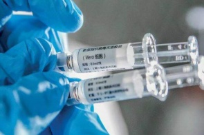 Anvisa libera retomada de testes da vacina chinesa contra covid-19