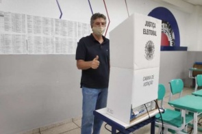 Murilo vota e se diz confiante na eleição de dezenas de prefeitos do DEM