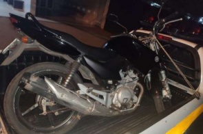 Motocicleta é recuperada um dia após furto