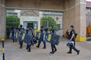 Polícia encontra dinamite escondida em parede de cela do PCC