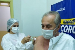 COVID-19: Itaporã recebe mais 90 doses de vacina destinadas para idosos acima de 80 anos acamados e debilitados