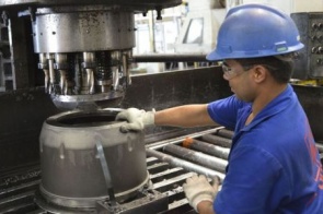 Indústria brasileira cresce 0,4% de dezembro para janeiro