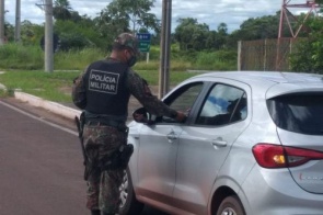 Polícia Militar Ambiental realiza campanha educativa sobre atropelamentos de animais silvestres na BR-262
