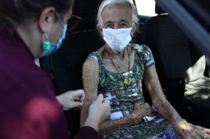 Idosos com 78 anos ou mais já podem agendar vacinação em Dourados