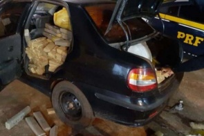 Traficante abandona veículo com mais de meia tonelada de maconha em milharal
