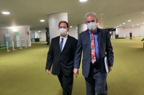 Prefeito Marcos Pacco consegue mais dois respiradores junto à Secretaria de Saúde do Estado