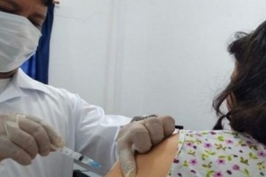 Em três dias, mais de 54 mil pessoas foram imunizadas na fronteira com a vacina da Janssen