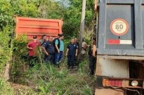 Polícia encontra caminhões roubados no Brasil sendo desmontados na fronteira