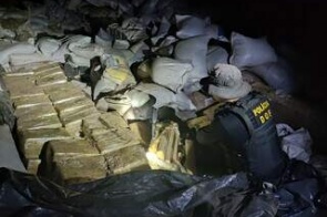 Um dia depois, polícia encontra mais 1.700 quilos de maconha em depósito
