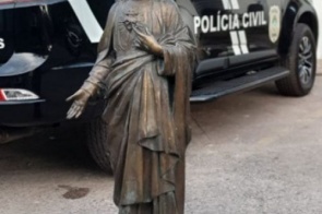Estátua de bronze é recuperada após quase cinco anos do crime