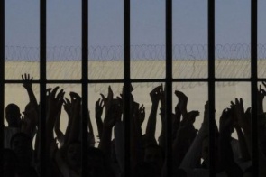 Custo médio de cada preso no país gira em torno de R$ 1.800 por mês