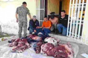 Polícia paraguaia prende quatro pessoas e recupera 350 quilos de carne roubada