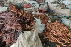 Três comerciantes são presos com 1.400 quilos de fios de cobre furtados