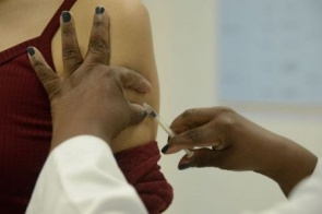 Vacina da Janssen: procura por dose de reforço está baixa em Mato Grosso do Sul