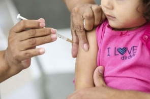 Saúde decide hoje sobre vacinação de crianças contra Covid