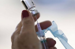 Covid: vacina não foi causa da parada cardíaca em criança de Lençóis