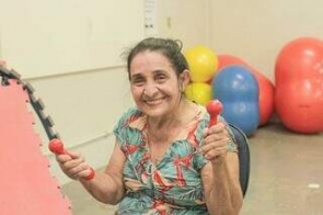 Fisioterapia gratuita ajuda quem tem sequelas da covid a recuperar vida normal
