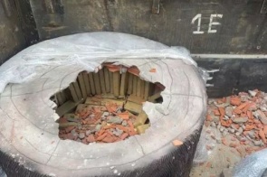 PF apreende 3,1 toneladas de maconha em mesas de concreto