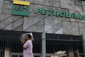 Deputados criticam lucro recorde da Petrobras diante da alta dos combustíveis
