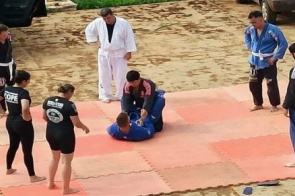 Policiais penais de Dourados apostam no jiu-jitsu para reforçar defesa pessoal e segurança