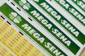 Bolão acerta as dezenas e leva prêmio de 59 milhões da Mega-Sena