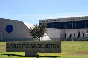 Sexta Turma confirma legalidade de apreensão de 900 kg de maconha em Santa Catarina e mantém ordem de prisão preventiva