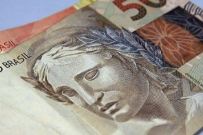 Complemento de R$ 200 do Auxílio Brasil começa a ser pago em agosto