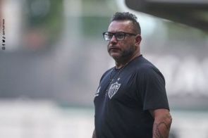 Atlético-MG anuncia saída de El Turco Mohamed após empate com Cuiabá