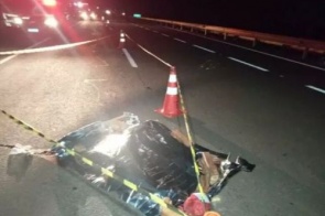 Andarilho morre atropelado por carreta na rodovia BR-163