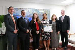 Desembargadora do TJ/MS recebe prêmio da Embaixada dos Estados Unidos