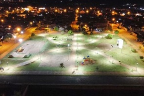 Prefeitura restabelece iluminação em praça pública do Jardim Paraíso