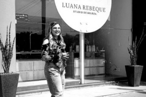 Studio Luana Rebeque celebra 2 anos e quem ganha o presente é você cliente