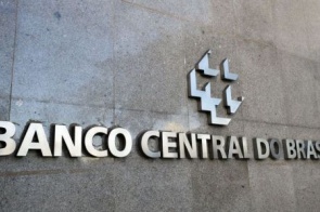 Banco Central corrige dados cambiais e país fecha 2022 no negativo