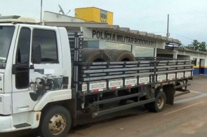 Empresa do Paraná é multada em mais de R$ 11 mil por transporte ilegal de pneus