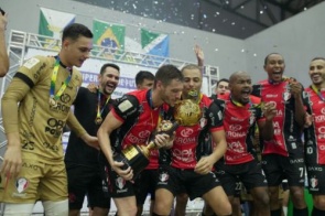 Jogando em MS, Joinville conquista a Supercopa de Futsal e se garante na Libertadores
