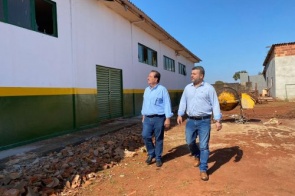 Prefeito vistoria reforma do Centro Comunitário Miguel Sena em Montese